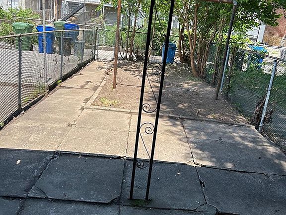 5th image of 2740 Beryl Ave
