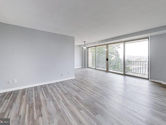 5th image of 4410 Oglethorpe St APT 507