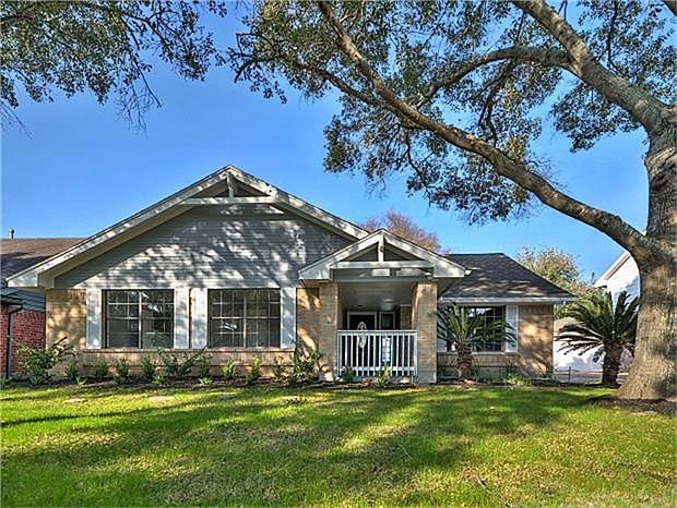 1st image of 15506 Four Leaf Dr