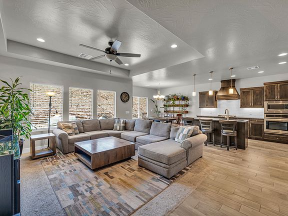 4th image of 3720 E Mesa Rock Dr