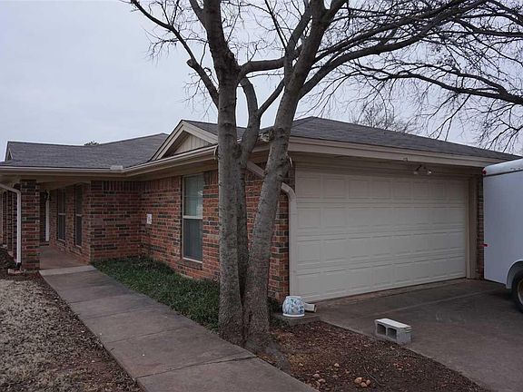 2nd image of 621 W Clara Ave