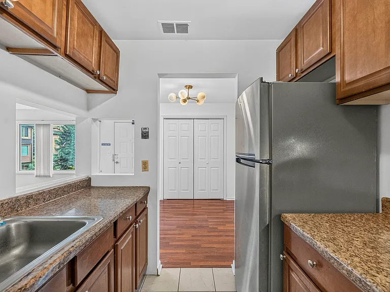 224 Washington Ave #B — Photo 8