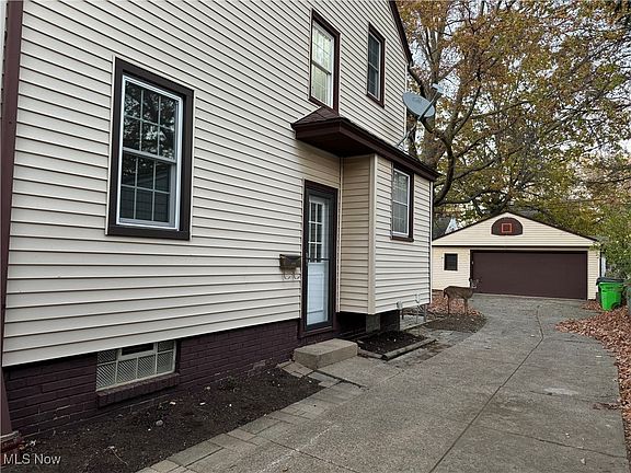 3rd image of 175 E 212th St
