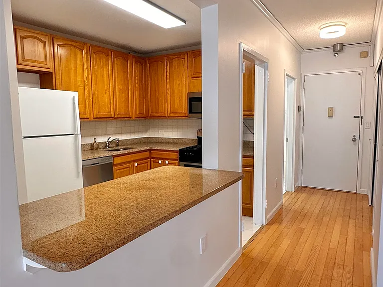 45 River Dr S #803 — Photo 22
