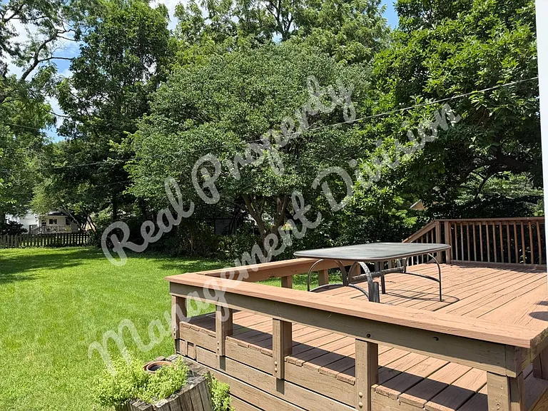 701 S Columbia Ave — Photo 9