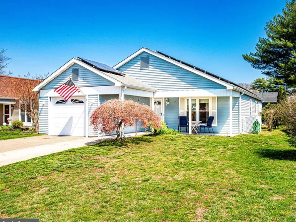 20 Cotherstone Dr, Southampton, NJ 08088