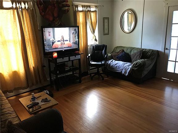 3rd image of 26 Summit Ave