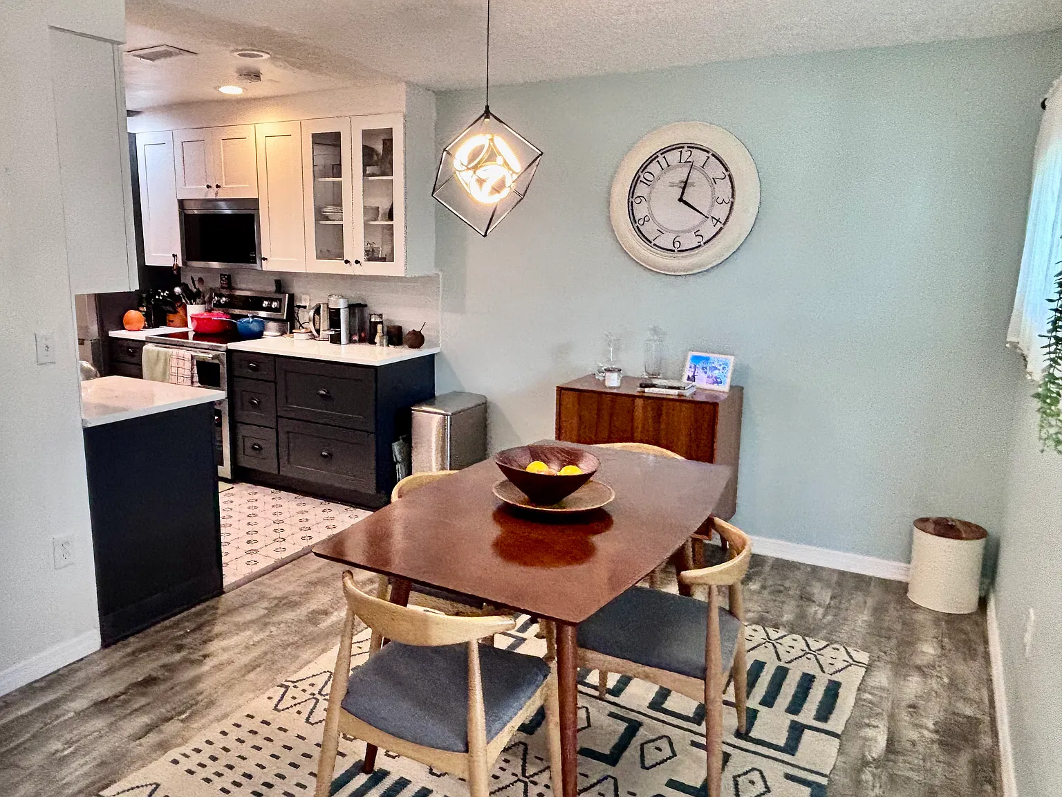 2 bed, 1004 sqft, $3,000 — Photo 4