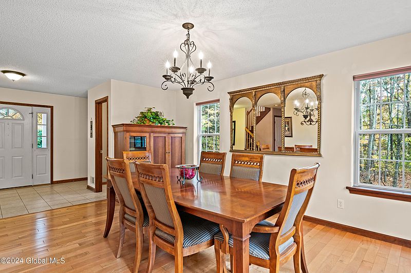 4th image of 38 Milton Heights Boulevard