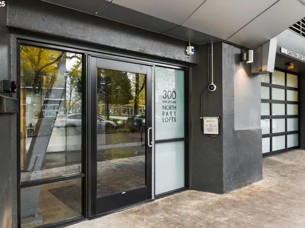 300 NW 8th Ave APT 601, Portland, OR 97209