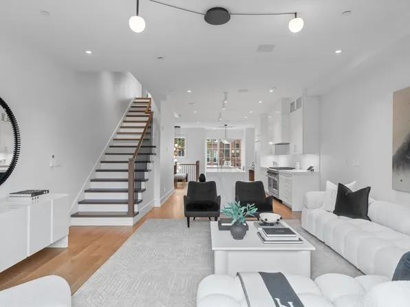 555 E Broadway #555, Boston, MA 02127