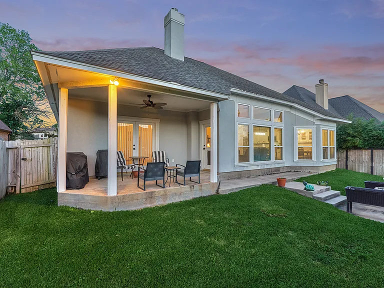 15 Newberry Ct — Photo 30