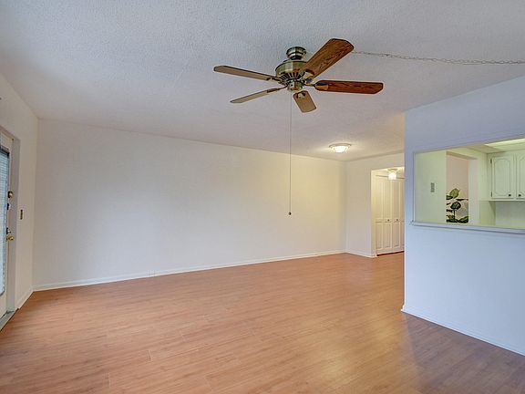 3rd image of 44 Newport Ct #C