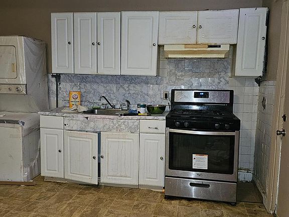 4th image of 215 N Vodges St