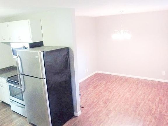 5th image of 907 Stanwood Dr