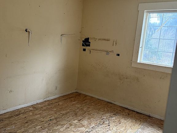 2nd image of 14062 SE Foster Rd