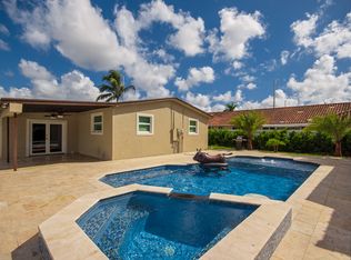 420 W 77th St, Hialeah, FL 33014