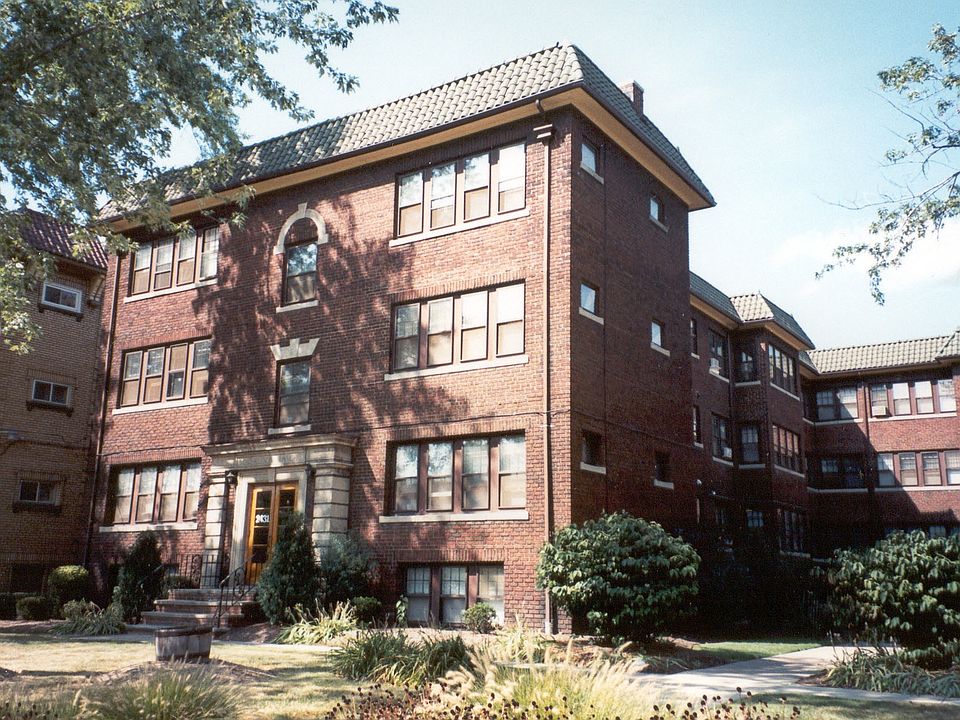 2439 Overlook Manor Building