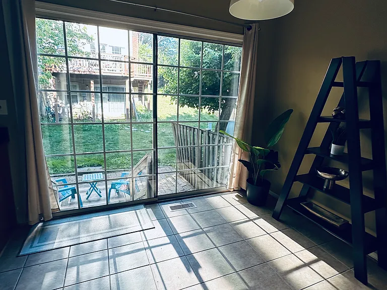 Wedgeway Ct — Photo 14