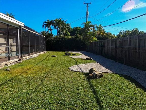 5th image of 6420 Miller Dr