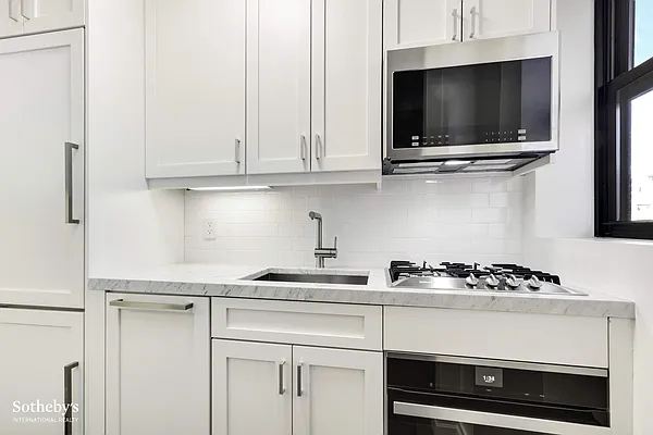 Rented by Sotheby's International Realty | media 34