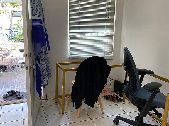 4th image of 2075 El Camino Real #2075