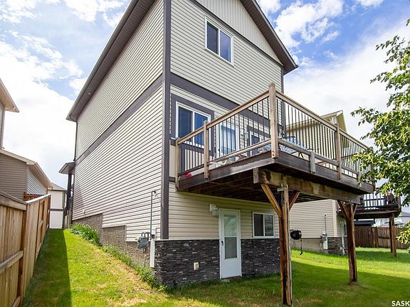 2nd image of UNIT 16-202 Mckague CRESCENT