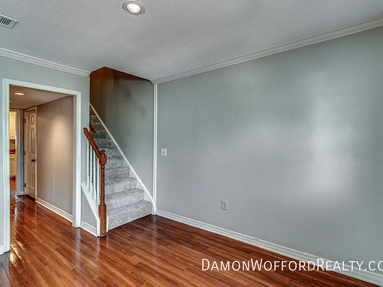 1435 Roxbury Ct — Photo 30