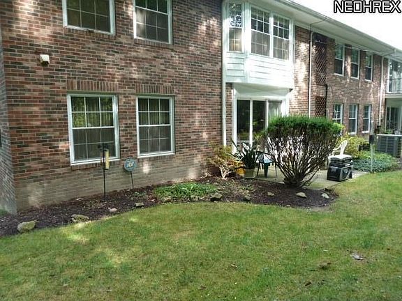 5th image of 6940 Carriage Hill Dr