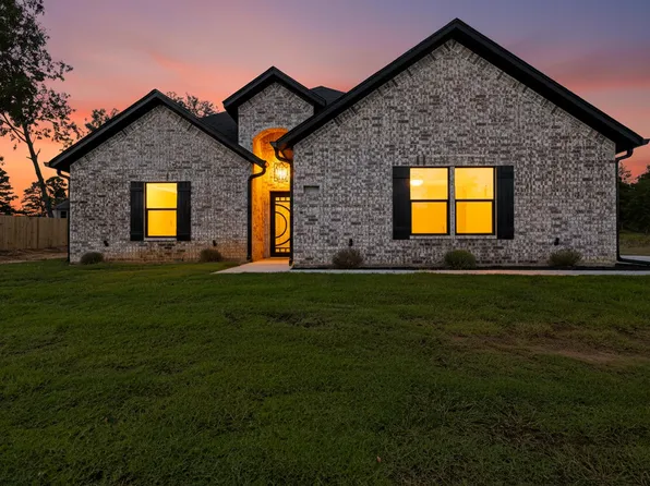 375 Clara Ln, Kilgore, TX 75662