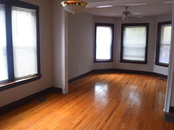 5th image of 3300 W Palmer St Front 1