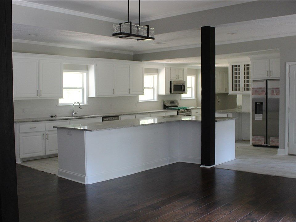 2nd image of 1008 Briarwood Dr