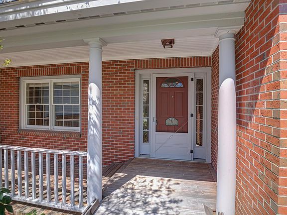 4th image of 8 Terison Dr