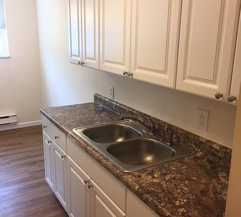 New Kitchen cabinets and counter tops!