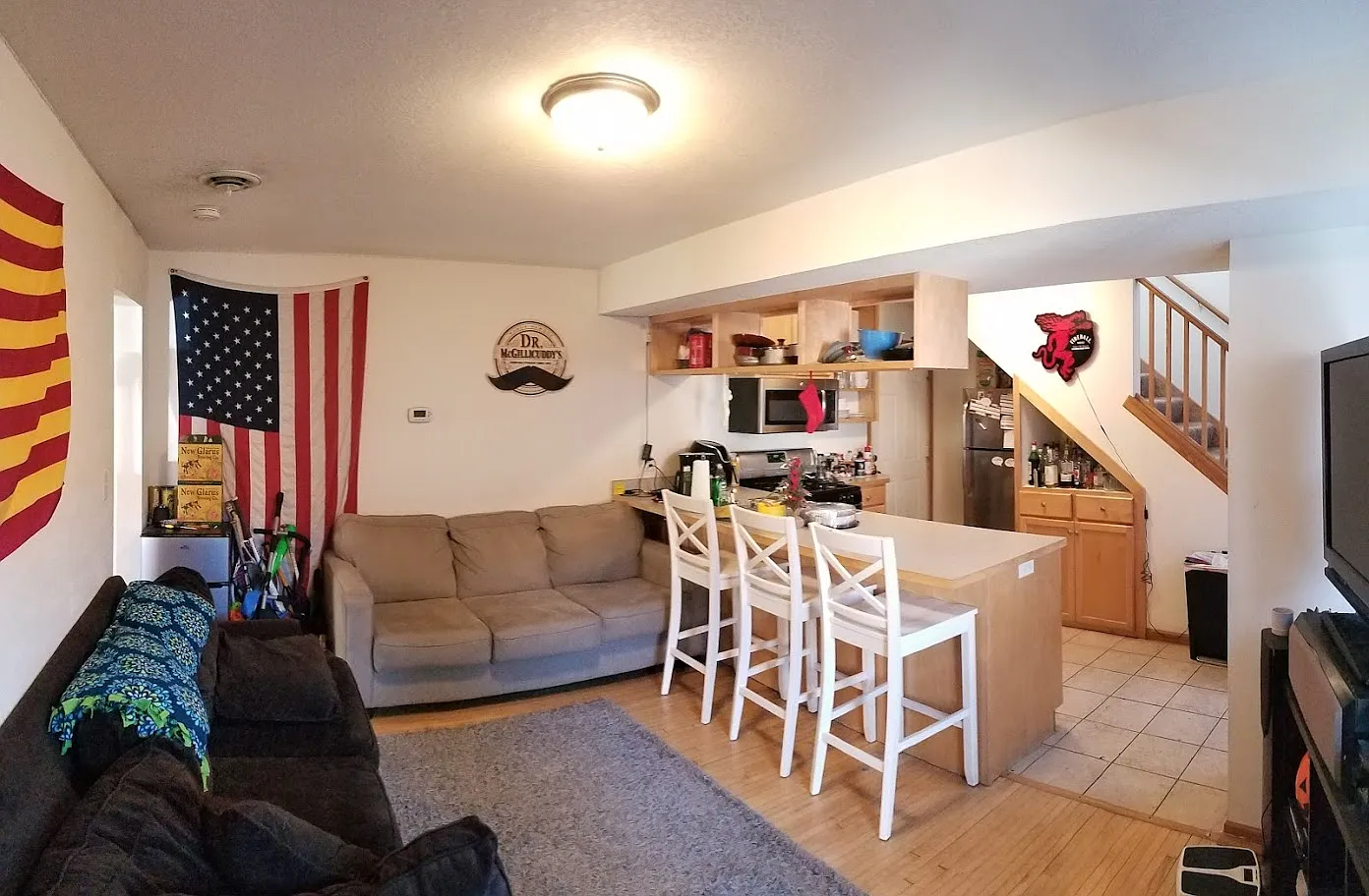 4 bed, 2200 sqft, $1,995 — Photo 3