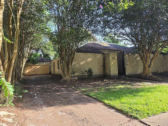 3rd image of 16379 Havenpark Dr