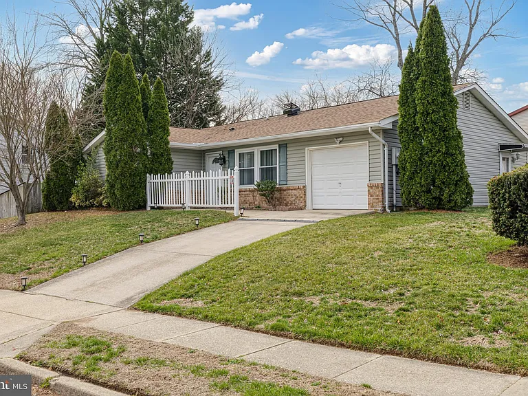 2541 Symphony Ln — Photo 2