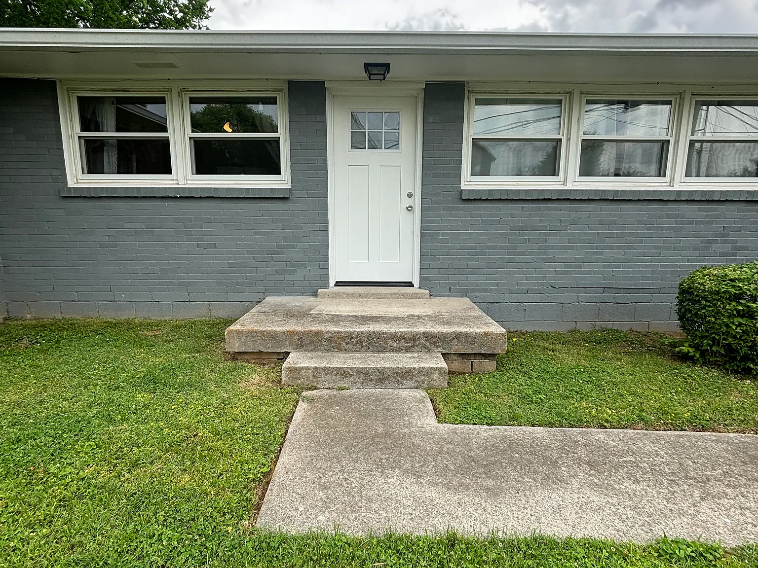 2 bed, 900 sqft, $1,700 — Photo 1