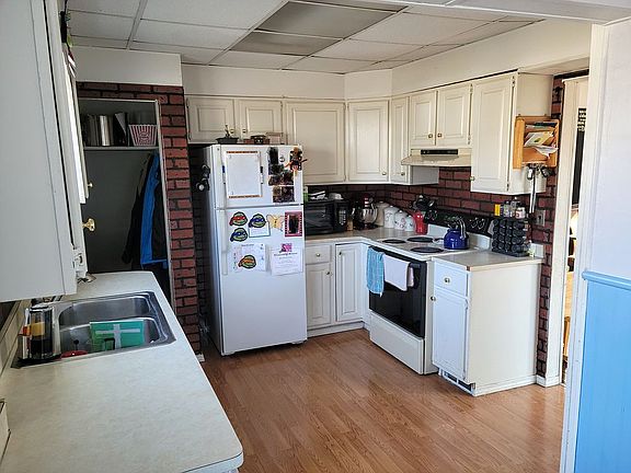 3rd image of 2744 Norwood St