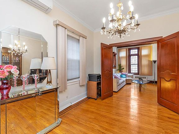 5th image of 68-28 Alderton Street
