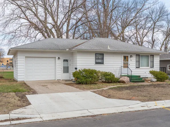 105 5th St NW, Montgomery, MN 56069