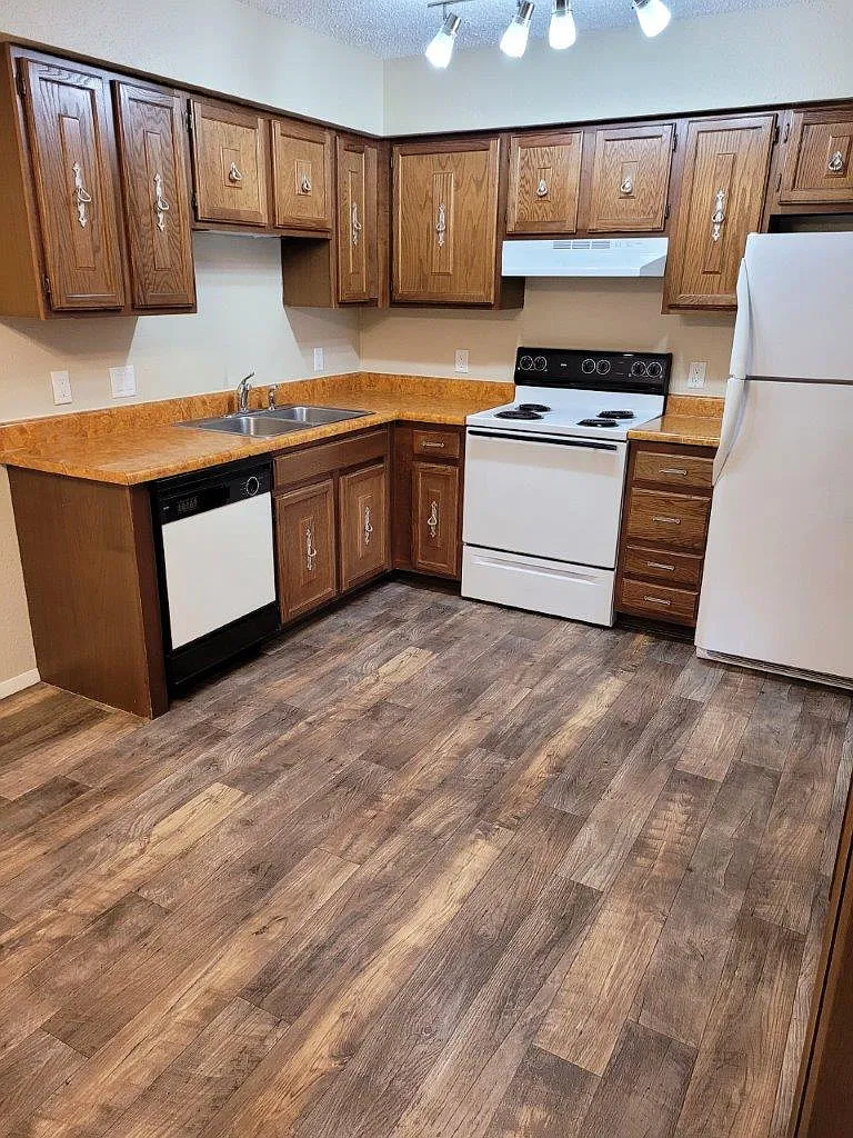 Boardwalk Apartments — Photo 4