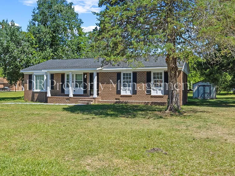 1708 Martin Luther King Dr — Photo 2