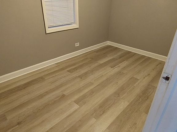 4th image of 4817 S Laflin St #1F