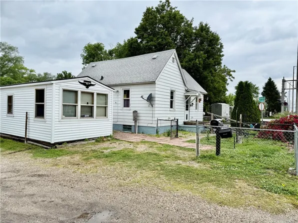1735 N Martin Luther King Jr Dr, Decatur, IL 62526
