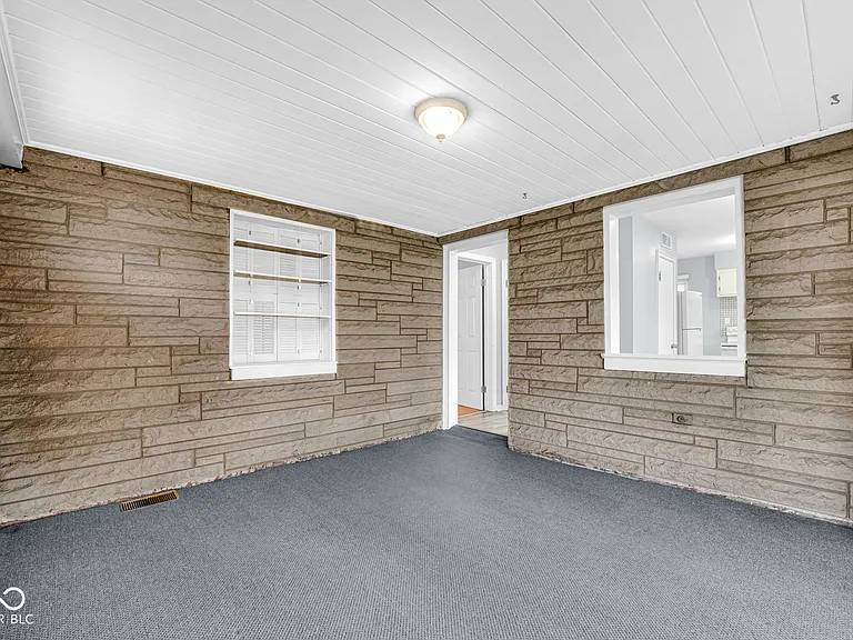 1420 Kessler Boulevard East Dr — Photo 16