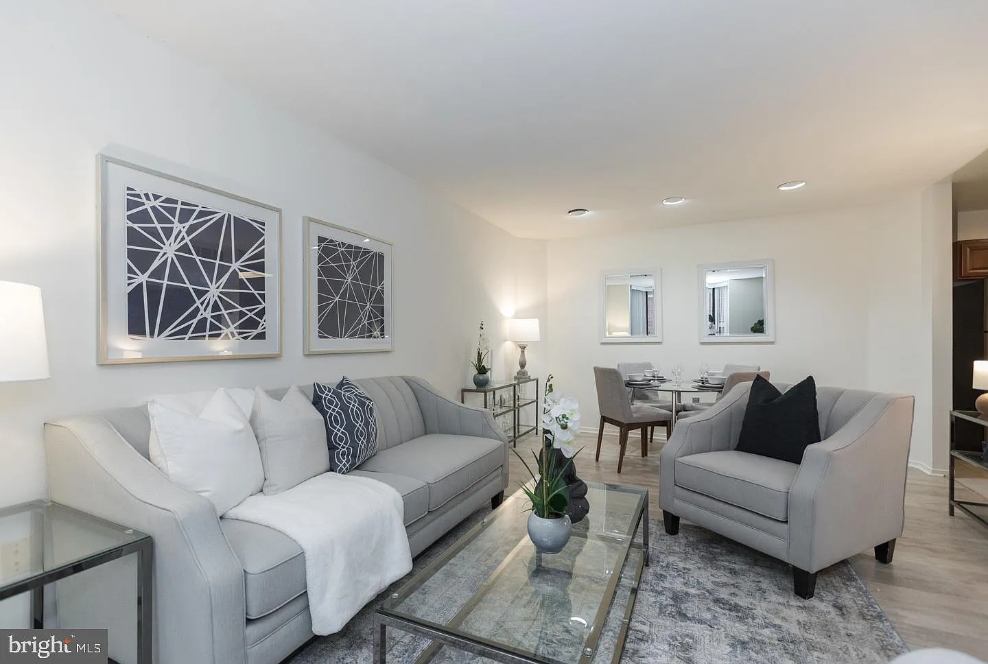 2 bed, 2.5 bath, 1300 sqft, $3,850 — Photo 2
