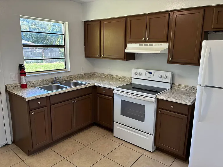 7618 Chase Rd — Photo 12