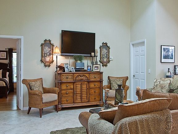 4th image of 27040 Flamingo Dr