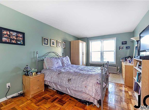 5th image of 1 E Broadway APT 2C